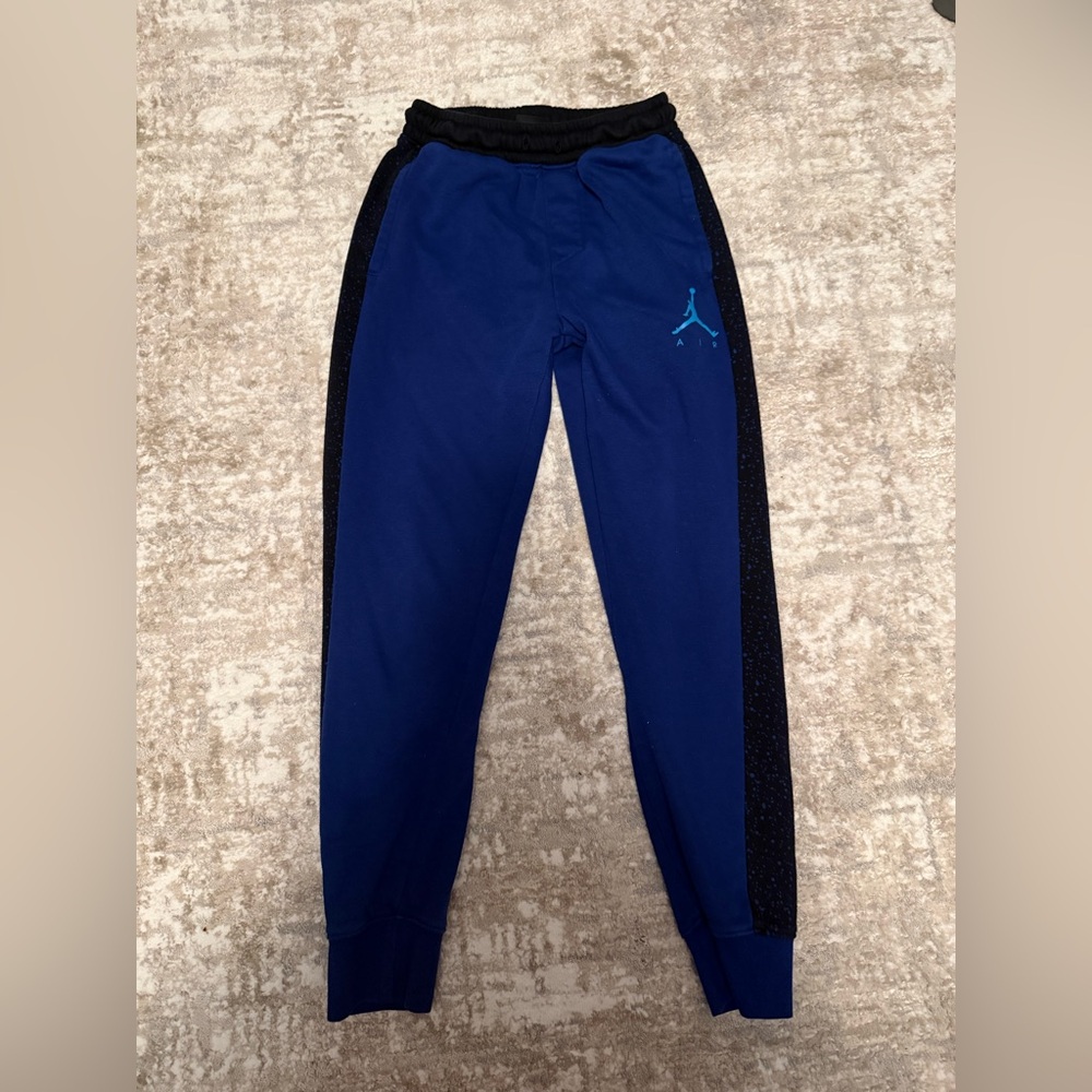 Jordan Boys Navy Blue Joggers with Black Side Panels size M 10/12